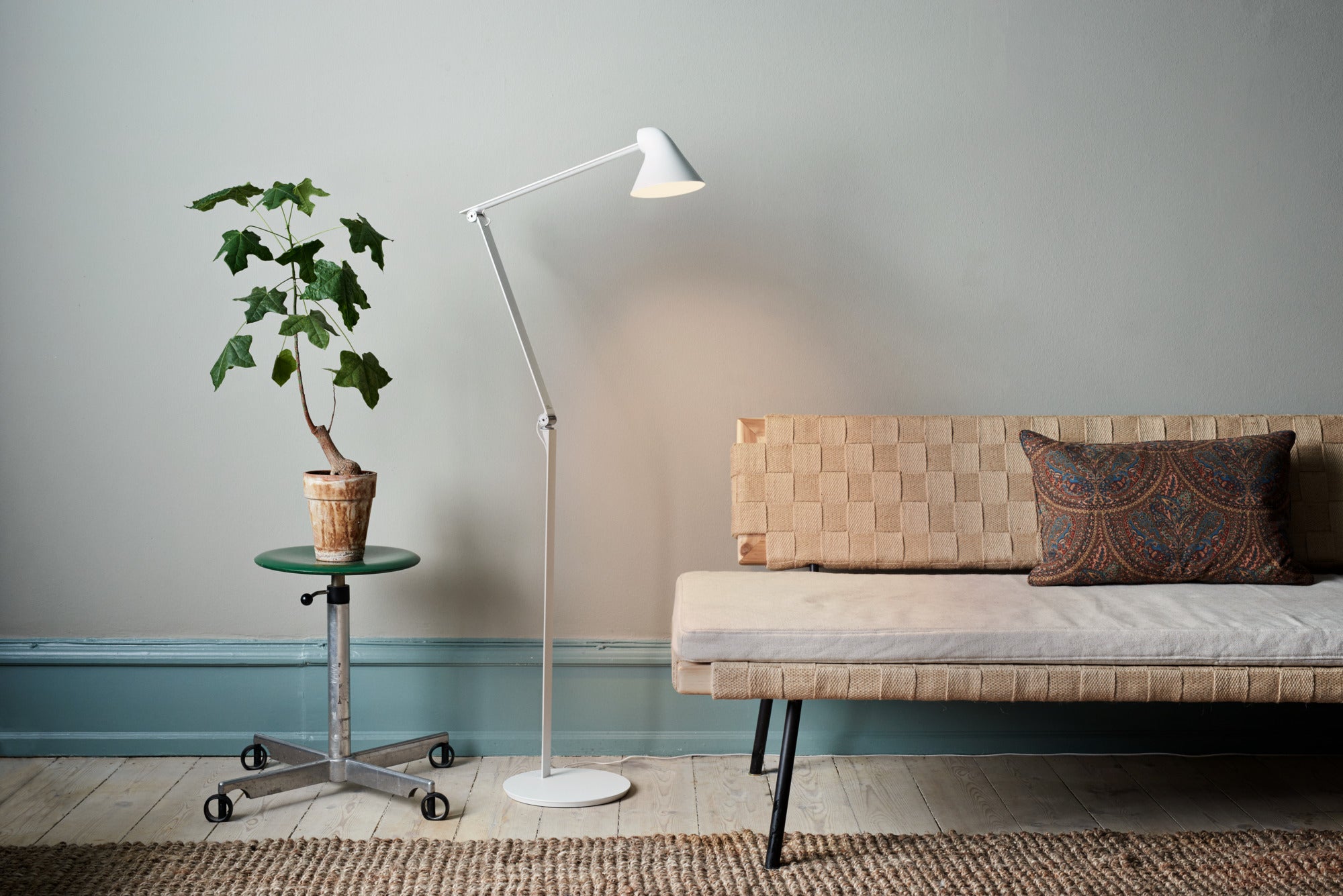 NJP Floor – LYKKE lighting - ブランド照明オンラインストア