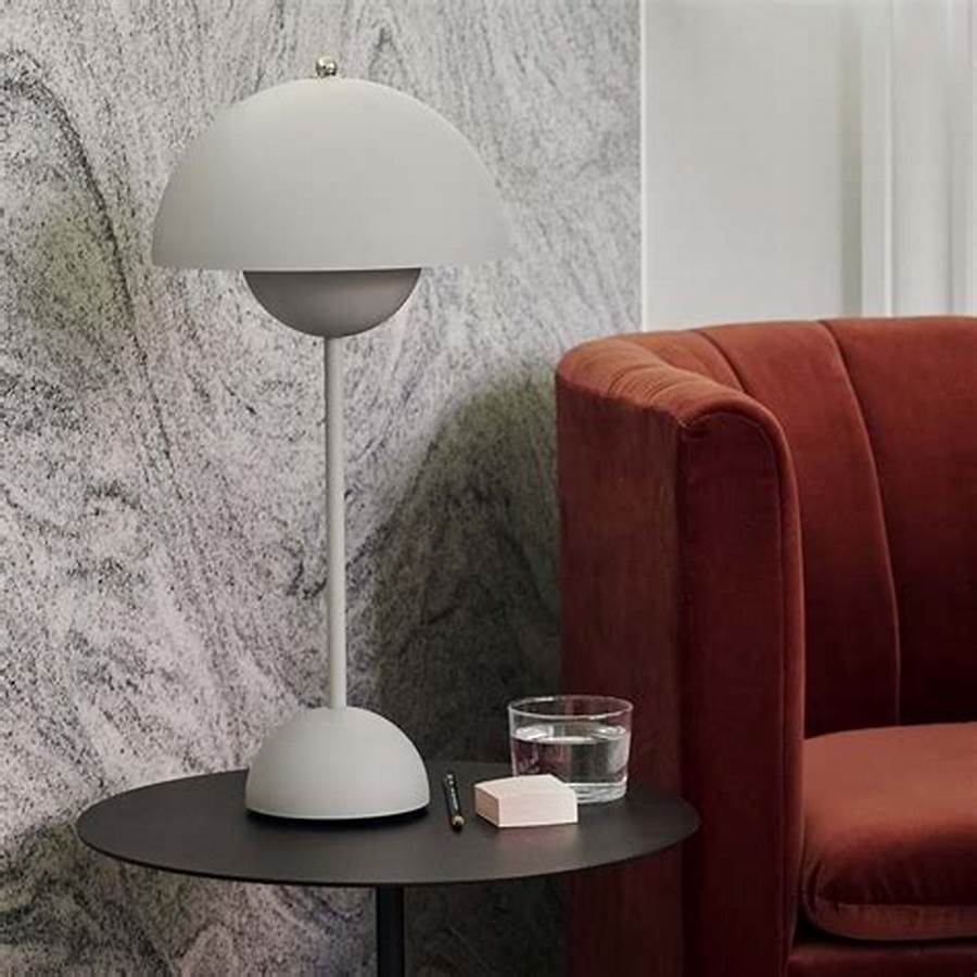 Flowerpot Table Lamp VP3